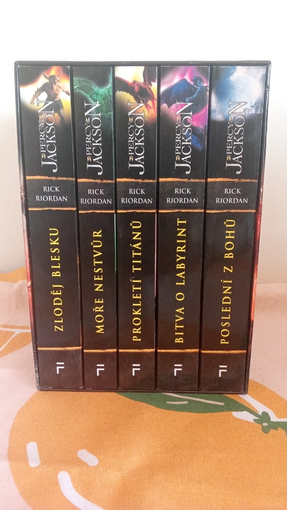 Percy Jackson box komplet, Rick Riordan, young adult