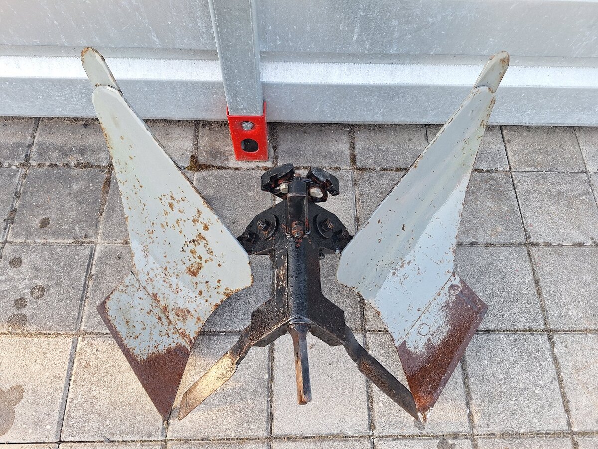 Pluh obracák Vari APH 352