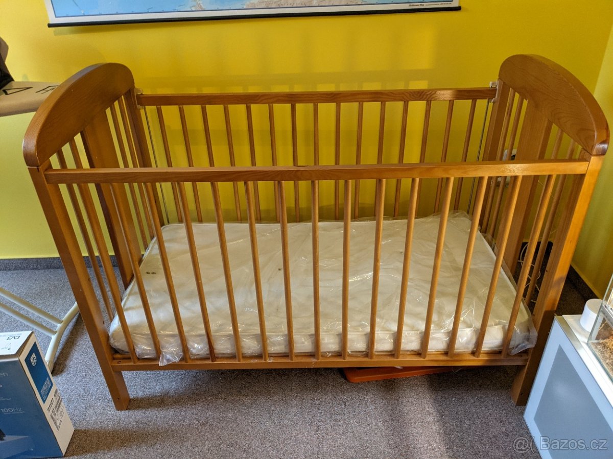 Dětská postýlka Puppolina -stahovací bok, matrace