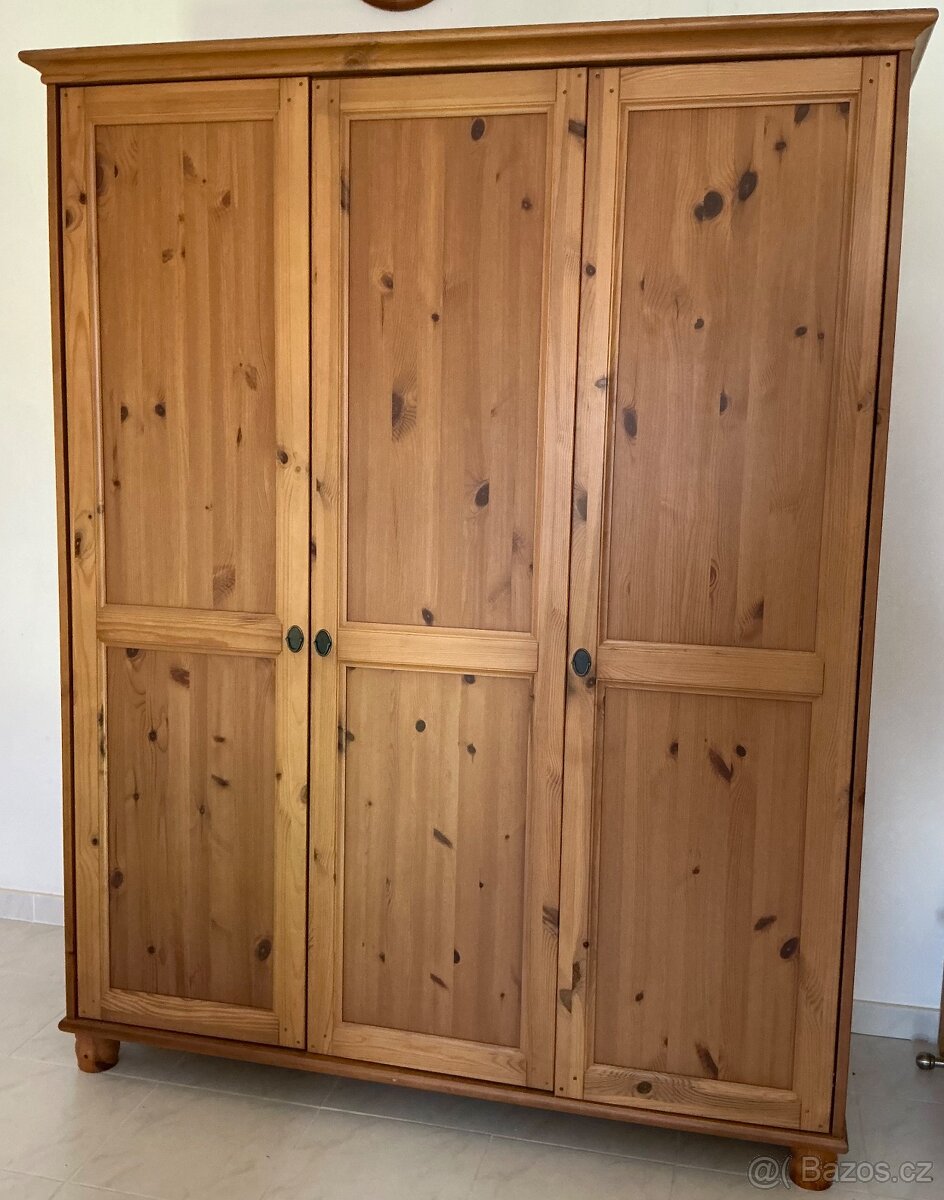 Šatní skříň IKEA Leksvik