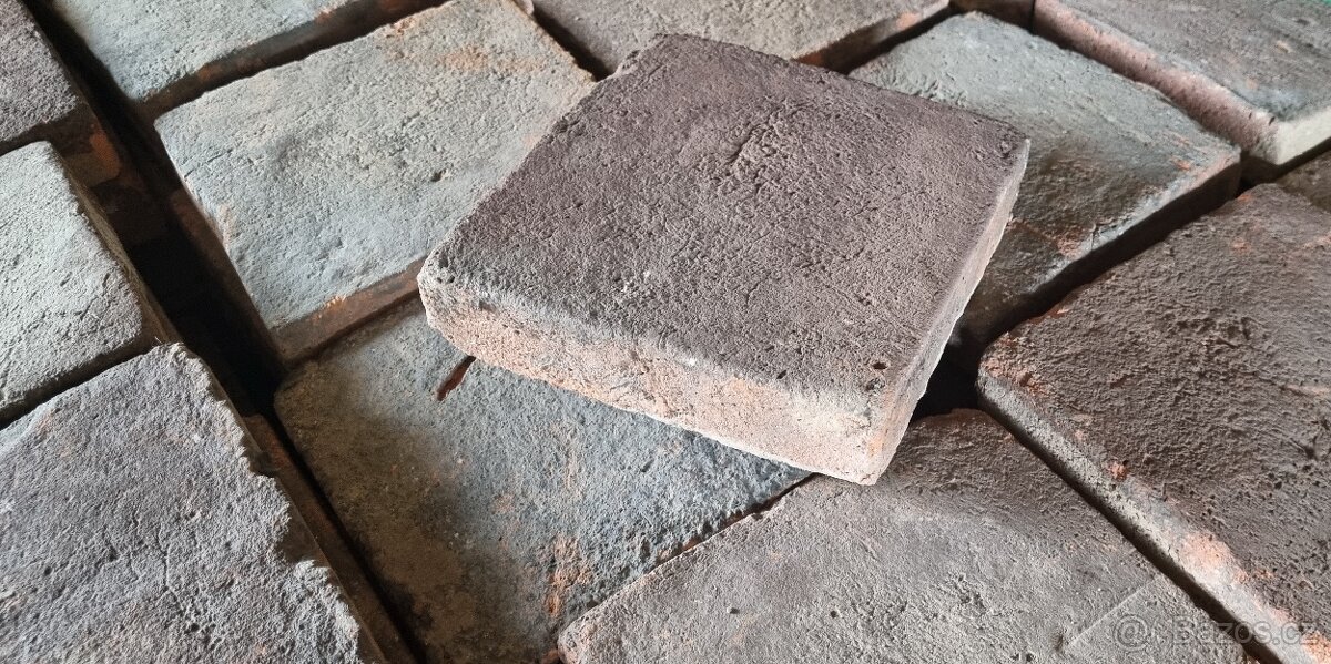 Půdovky-stará cihlová dlažba 9