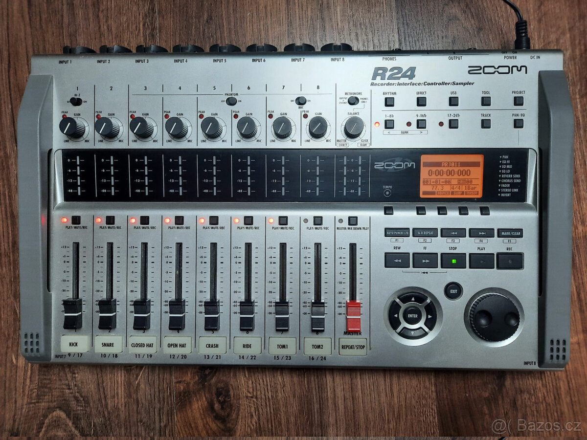 Nahrávací zařízení rekordér ZOOM R24