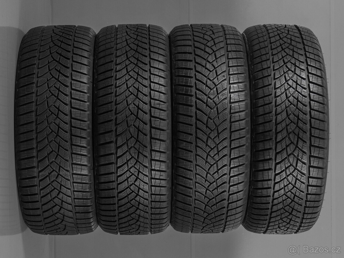Goodyear Ultra Grip 245/45/20 pneu použité 4ks zima (1542TV)