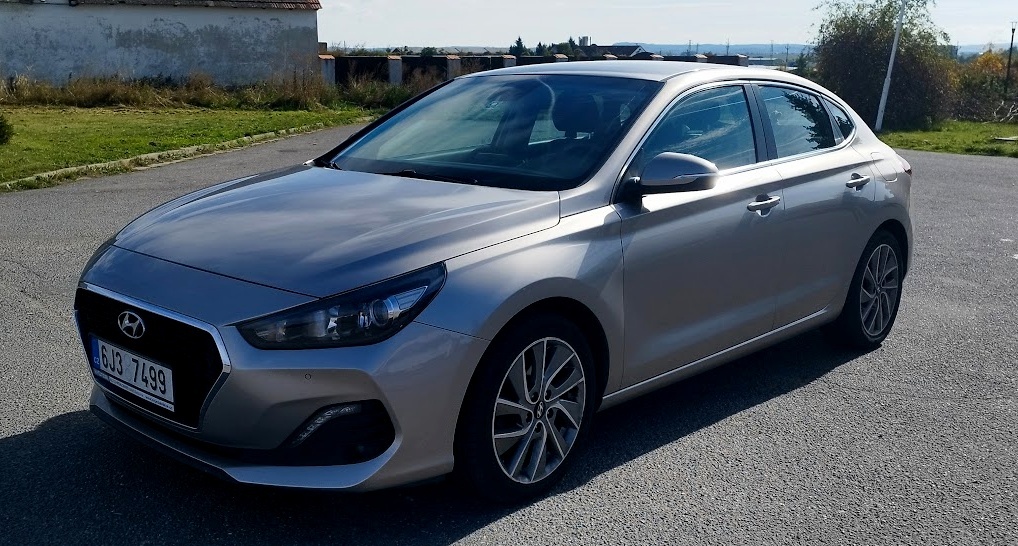 Hyundai i30 Fastback 1,4T GDi nové v ČR 1, majitel