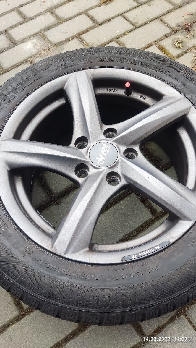 Prodám ALU kola s pneu: 205,55,R16
