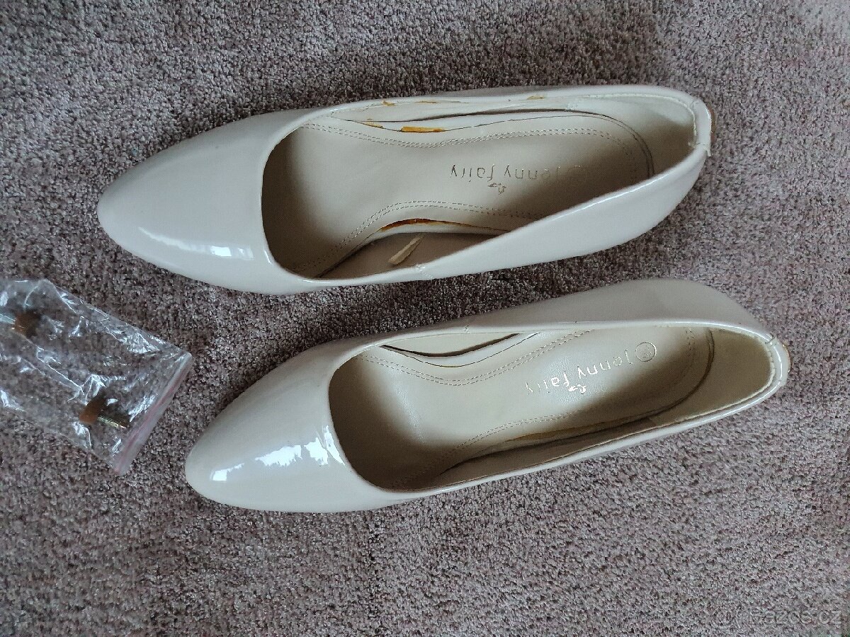 Kremove lodicky, vel.36