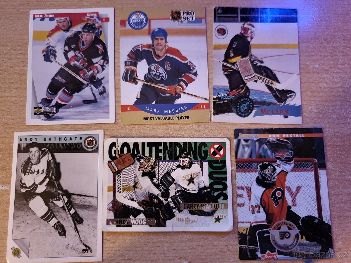 Hokejové kartičky.