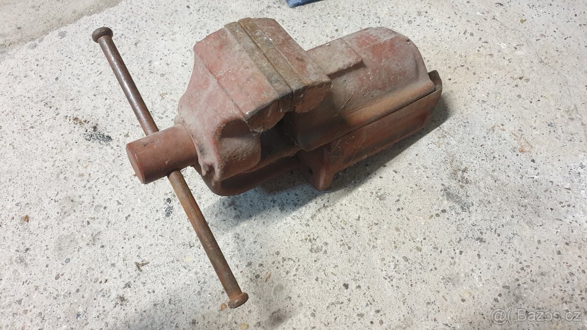 Nabízím svěrák dílenský .