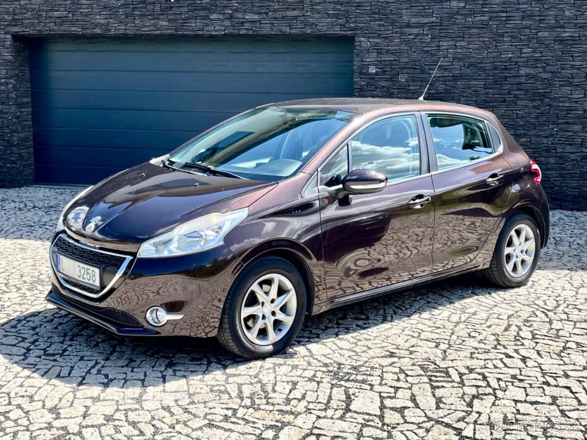 Peugeot 208 1.2 VTi klima, tažné