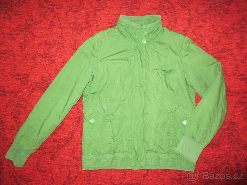Zelená bunda