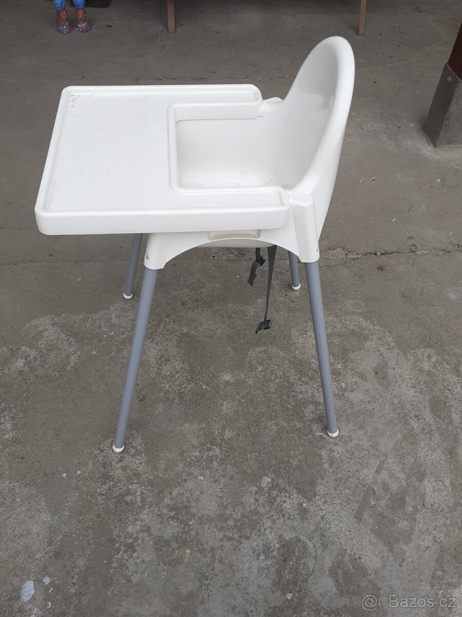 Dětská plastová jídelní sedačka, bílá