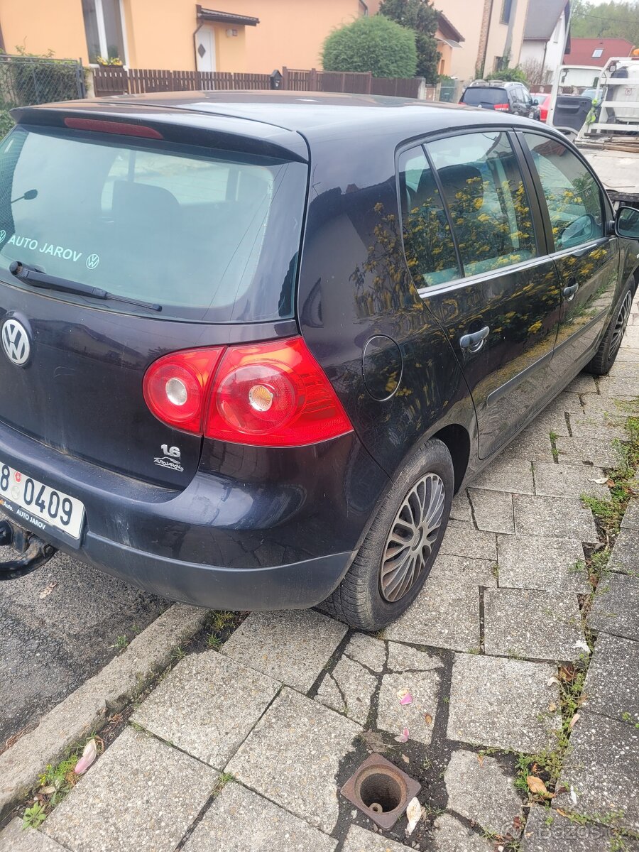 Volkswagen Golf 5 s motorem 1.6 benzin 75 kw