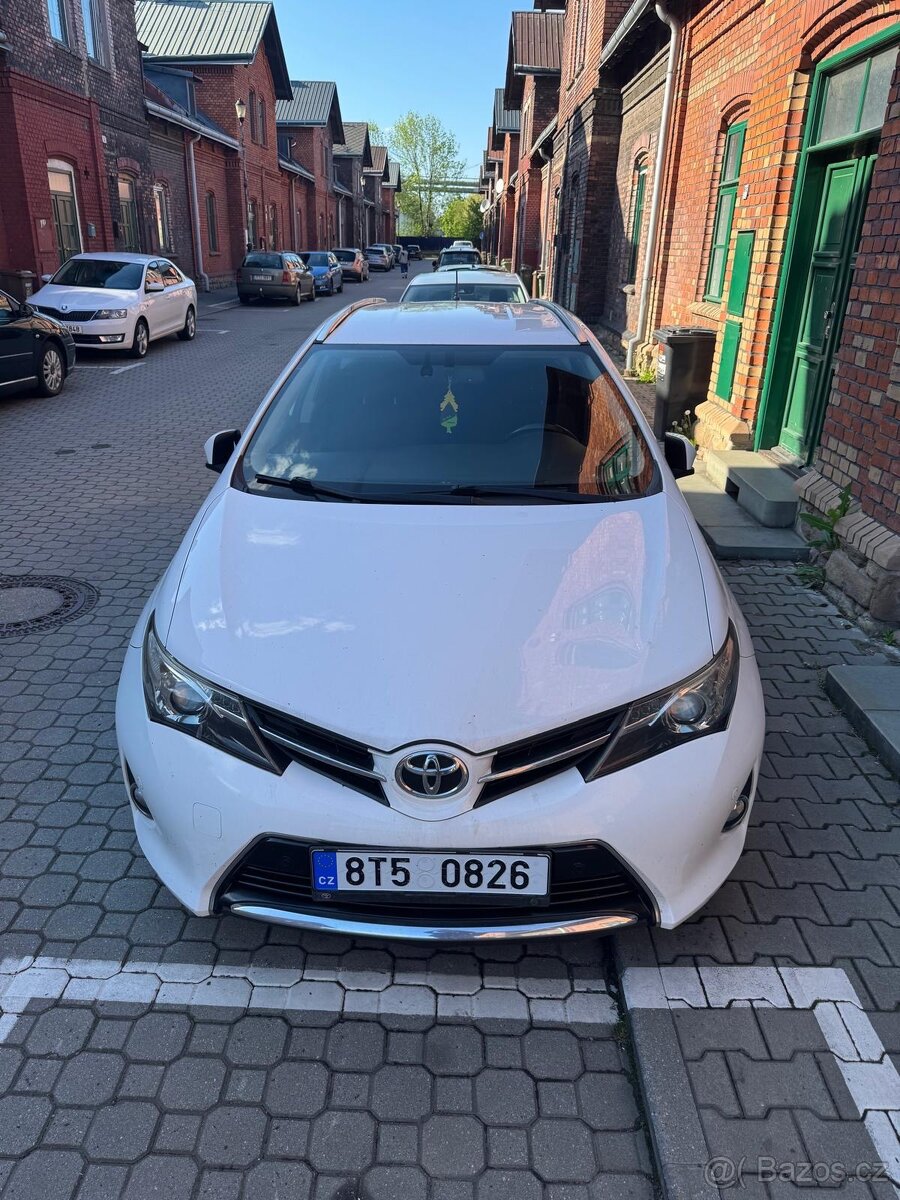 Toyota Auris 1,6 combi, 2014