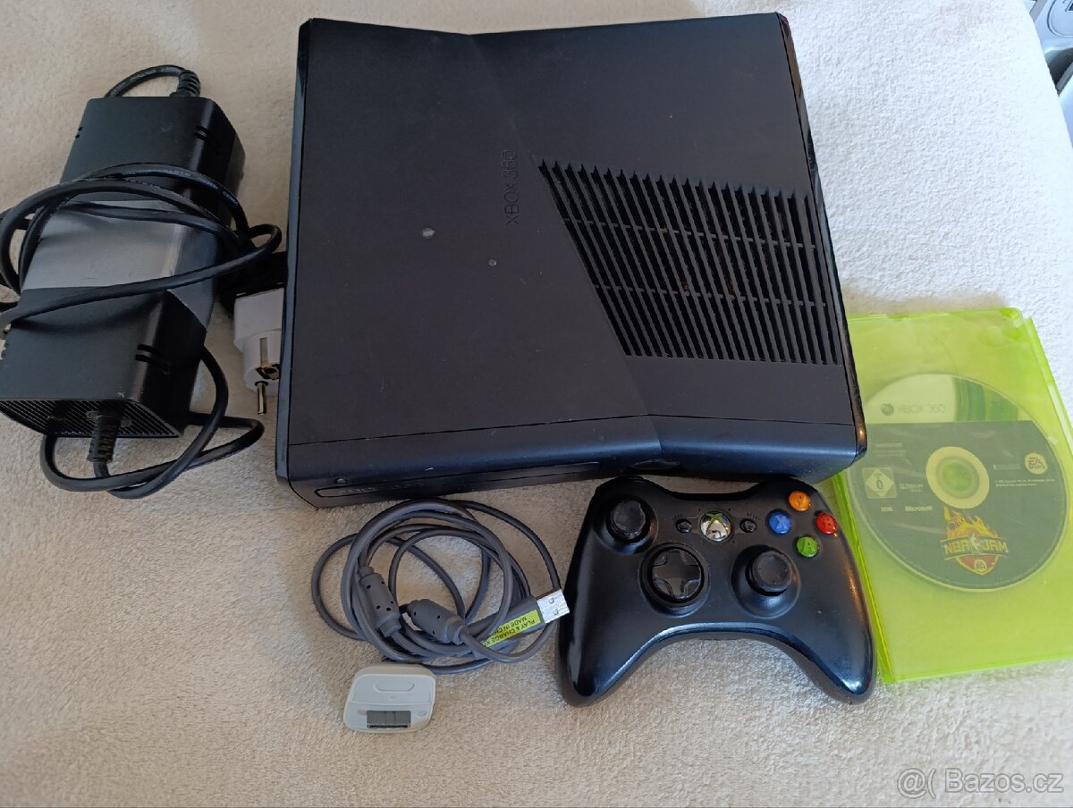 Xbox 360 + Hry (čtěte popis)