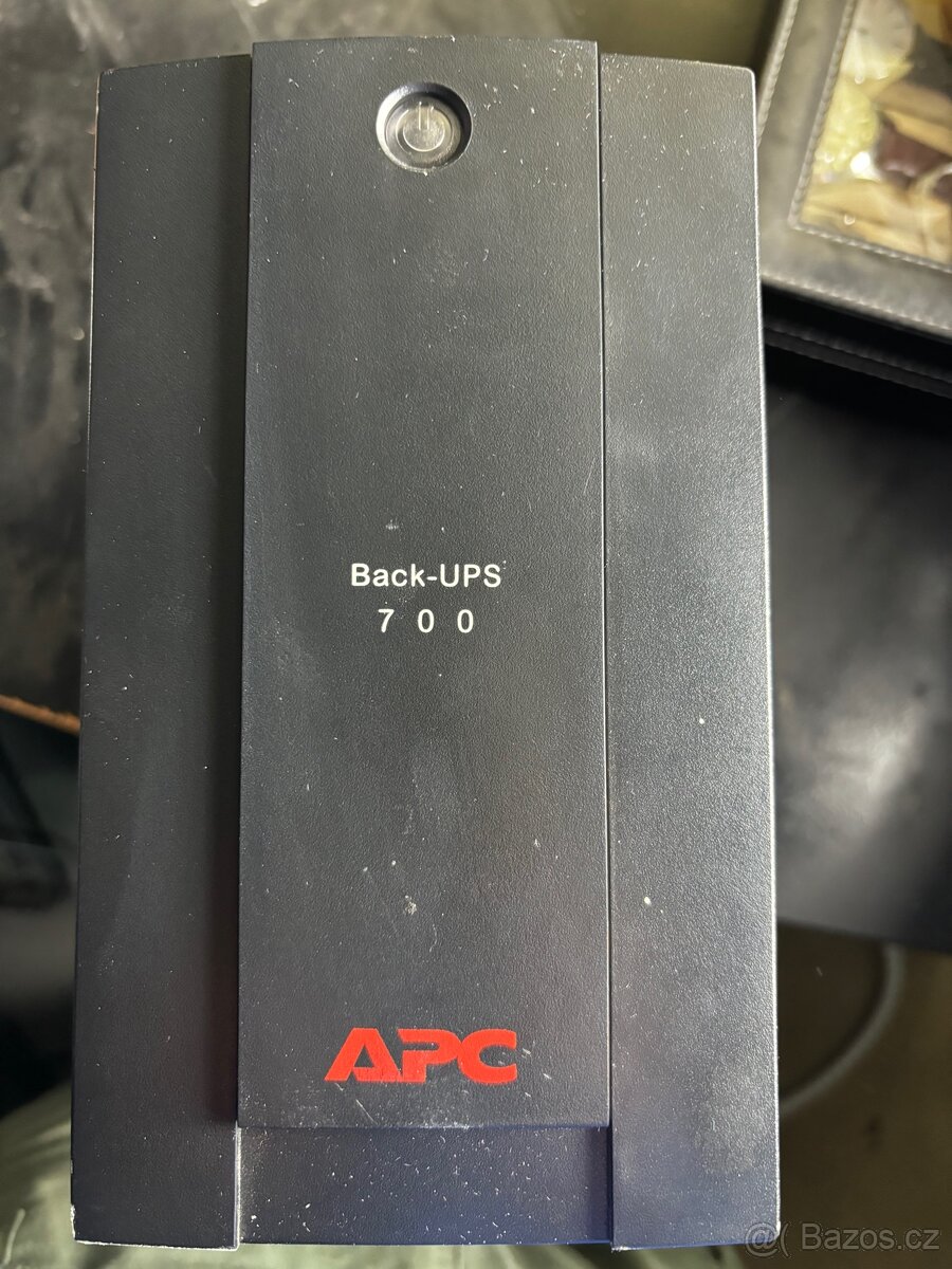 APC Back-UPS 700VA, plně funkční