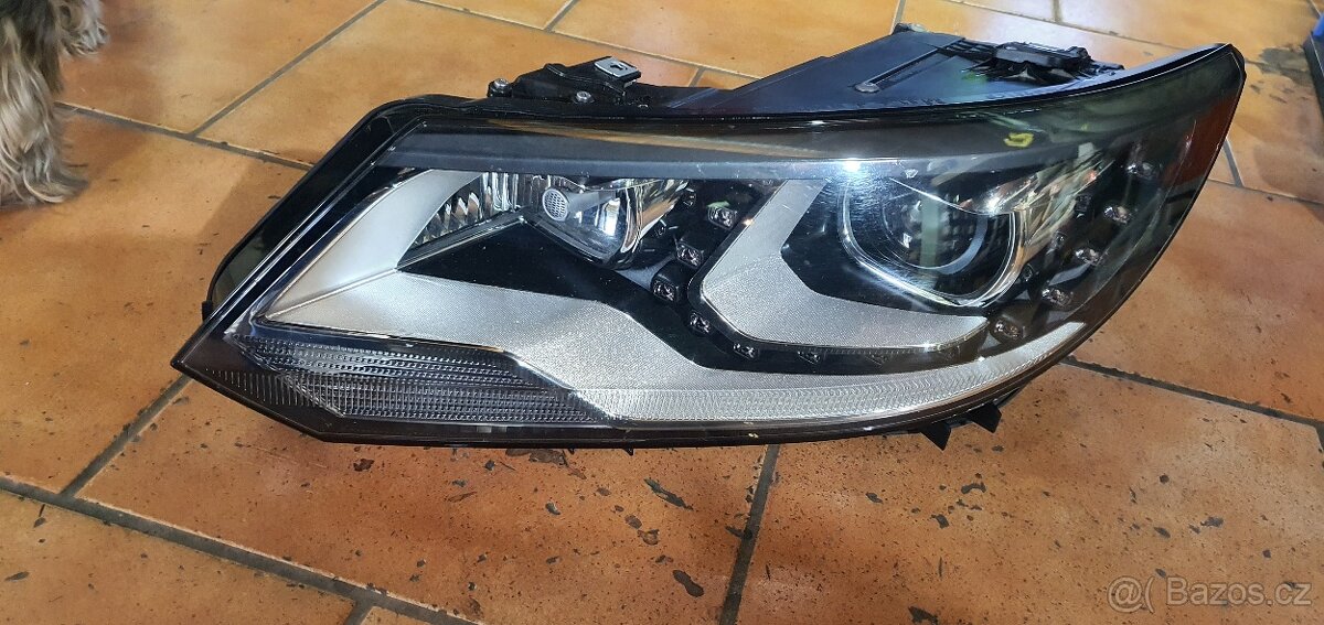 Tiguan světlo xenon 5N1941751