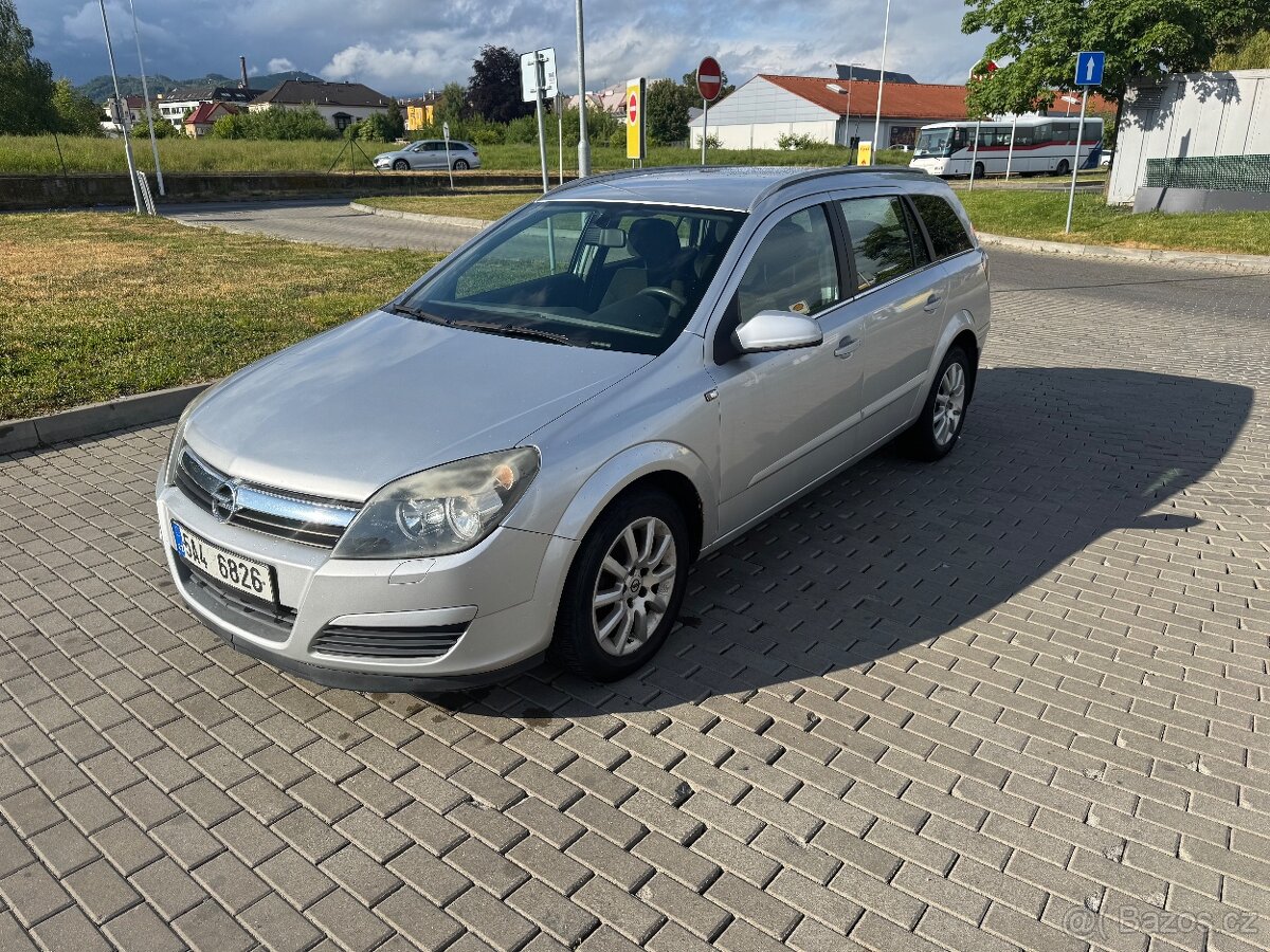 Opel Astra H 1,6Twinport 77kw poloautomat