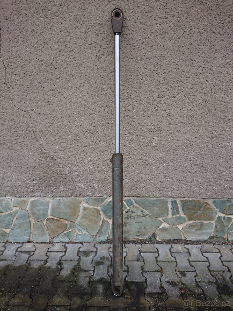 Hydraulická pístnice - válec