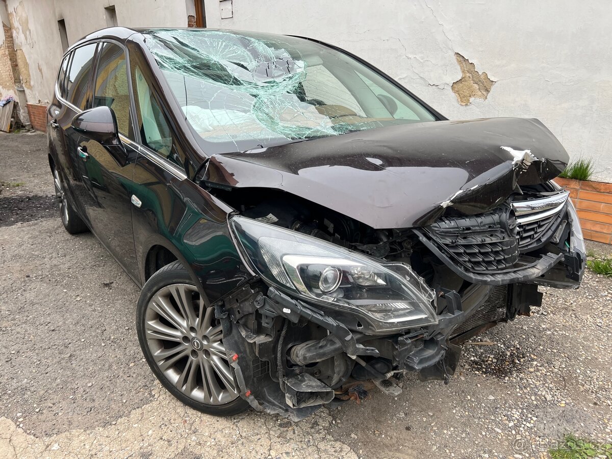 Opel Zafira Tourer 2.0 Cdti/121 kw 7 míst