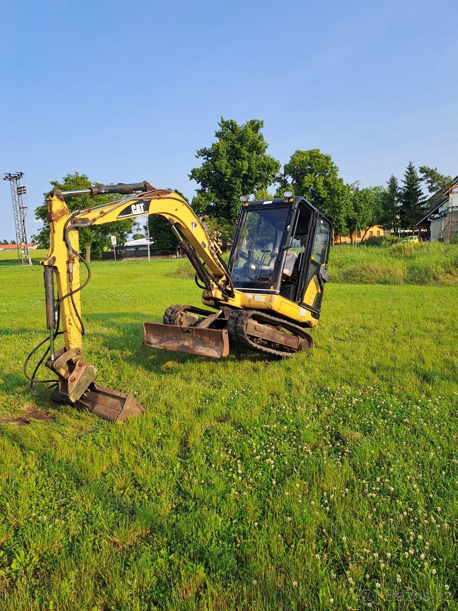 prodám CATERPILLAR 302.5