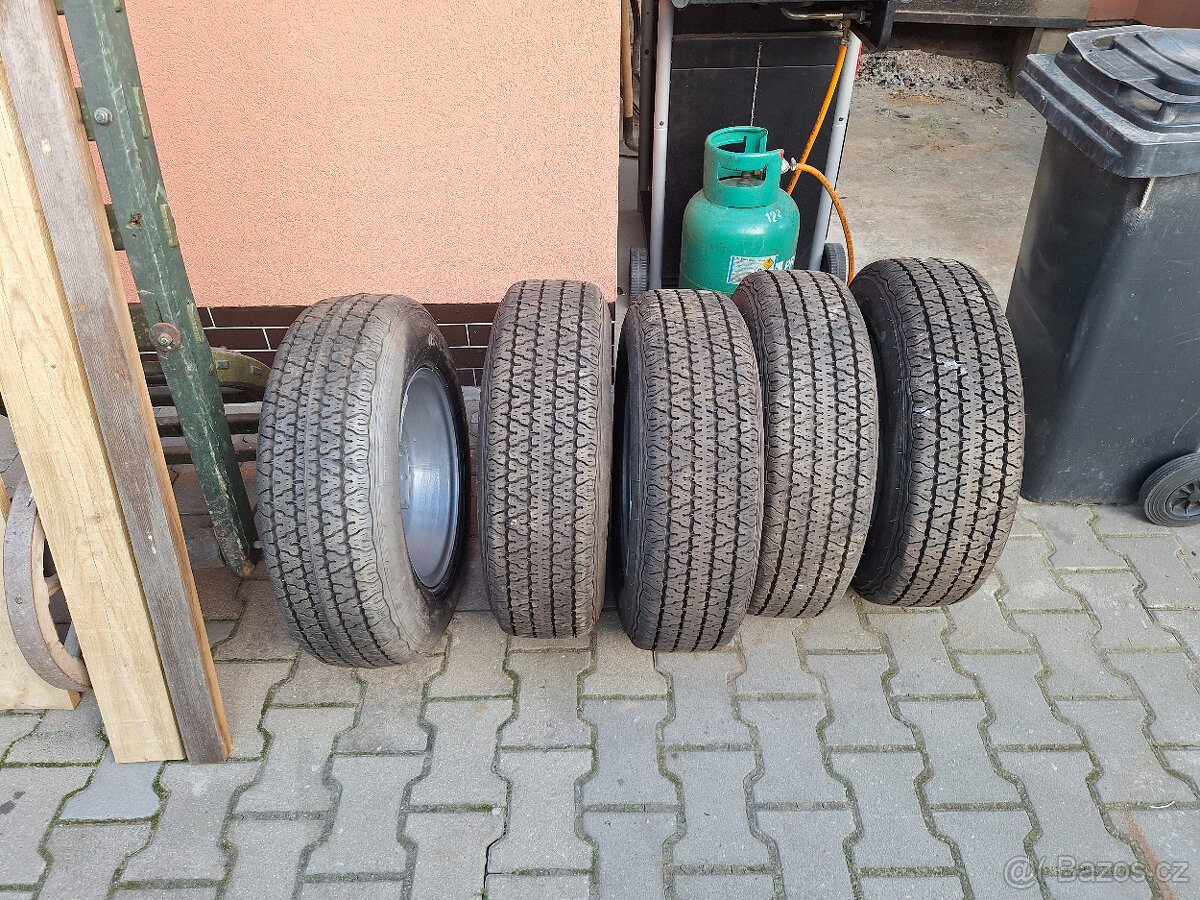 pneu včetně disků na Volha Gaz 24