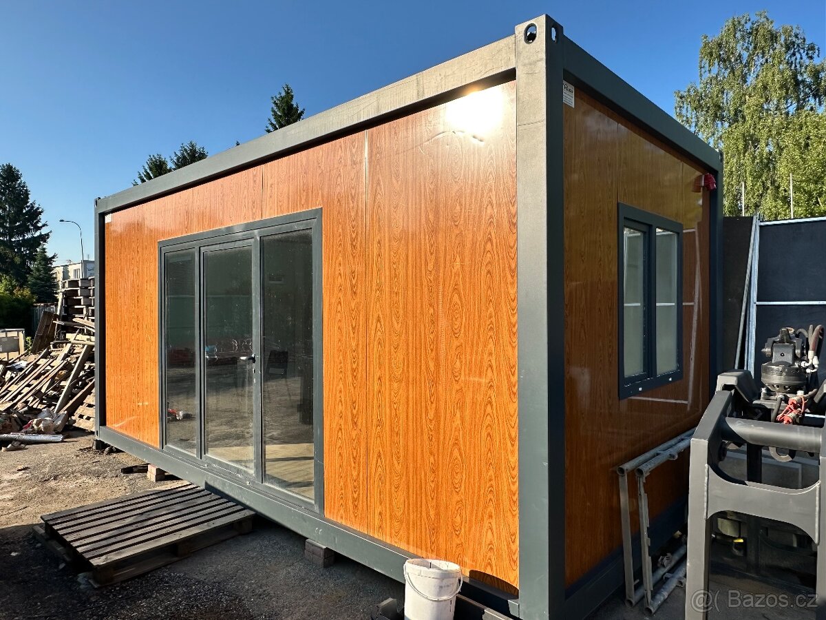 Obytný kontejner PMP o rozměru 3 x 6 m s francouz.dveřmi