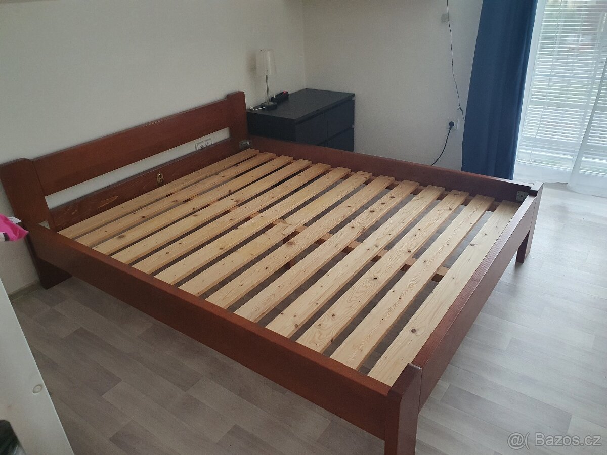 Manželská postel