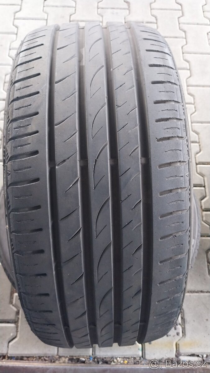 Prodám 2 x letní pneu Nexen 245/40/18