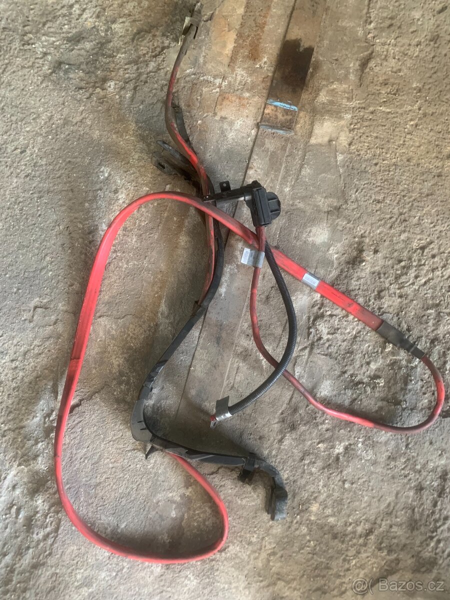 BMW E61 kabel přívodu plusový 530d