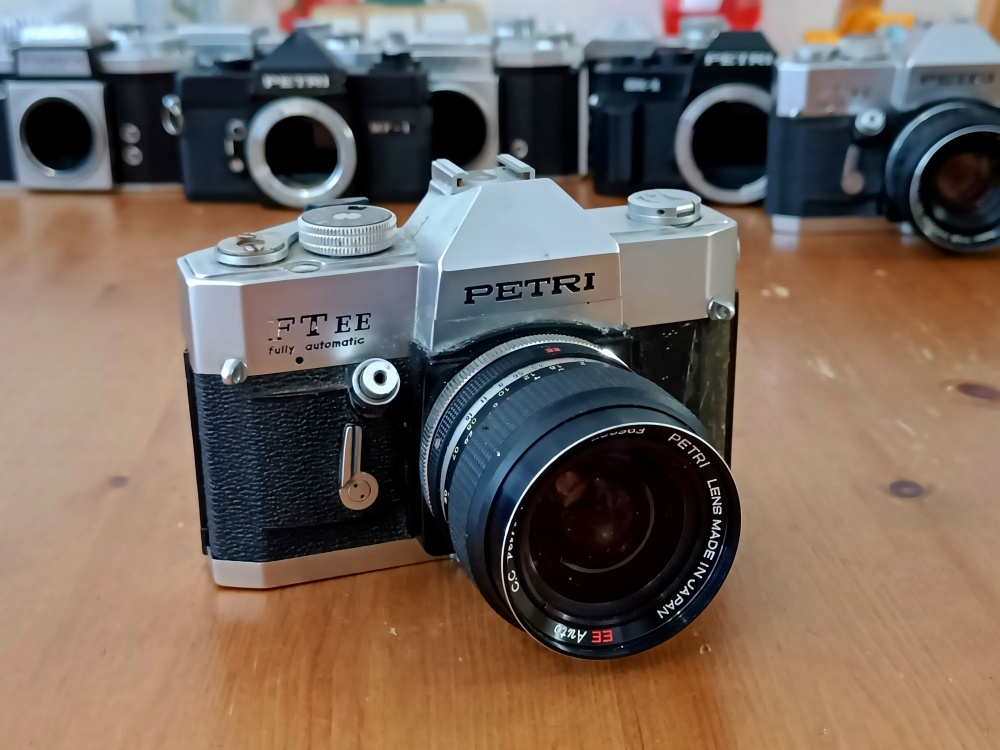 PETRI FT EE (Petri lens 3,5/28 Made in Japan) - 1970