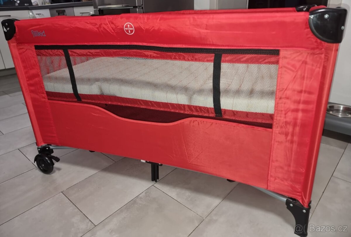 Cestovní postýlka