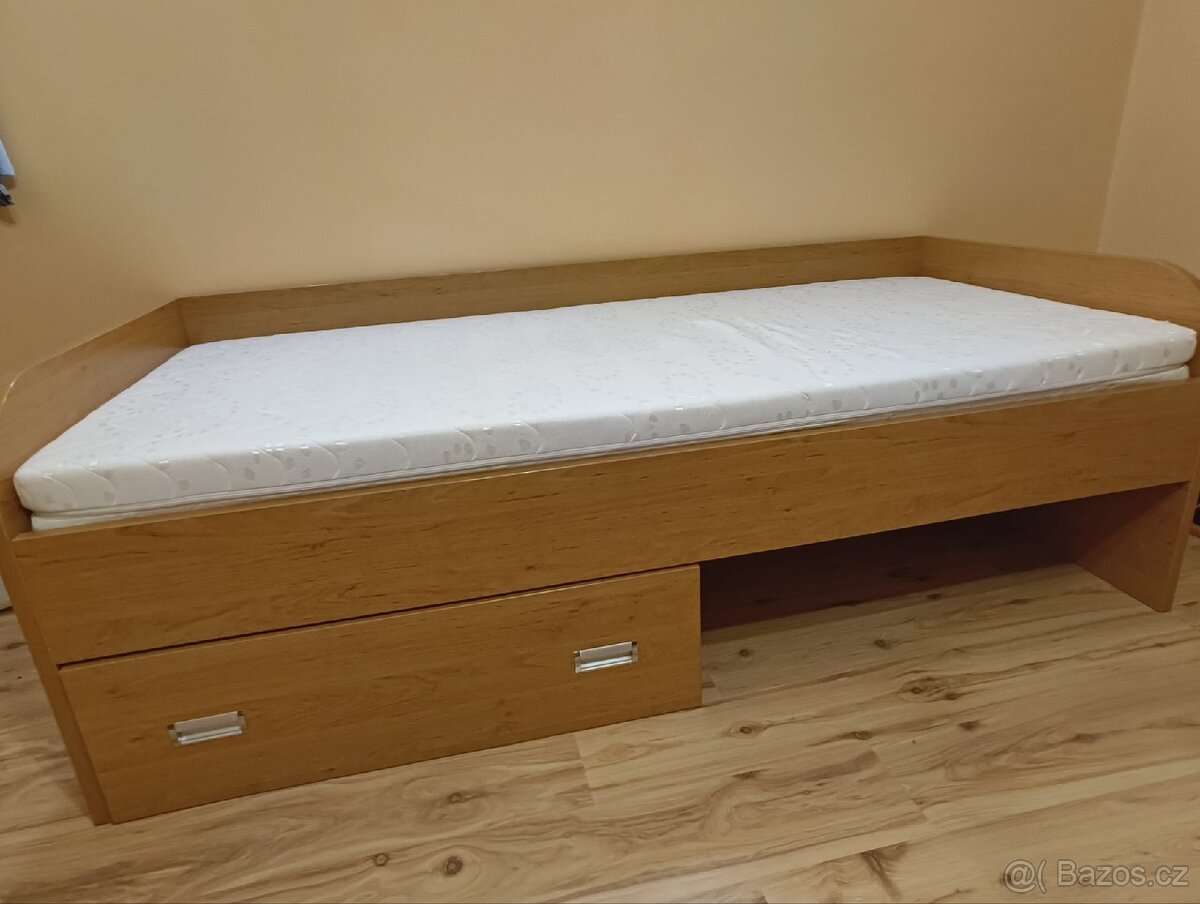 Pevná postel, jednolůžko