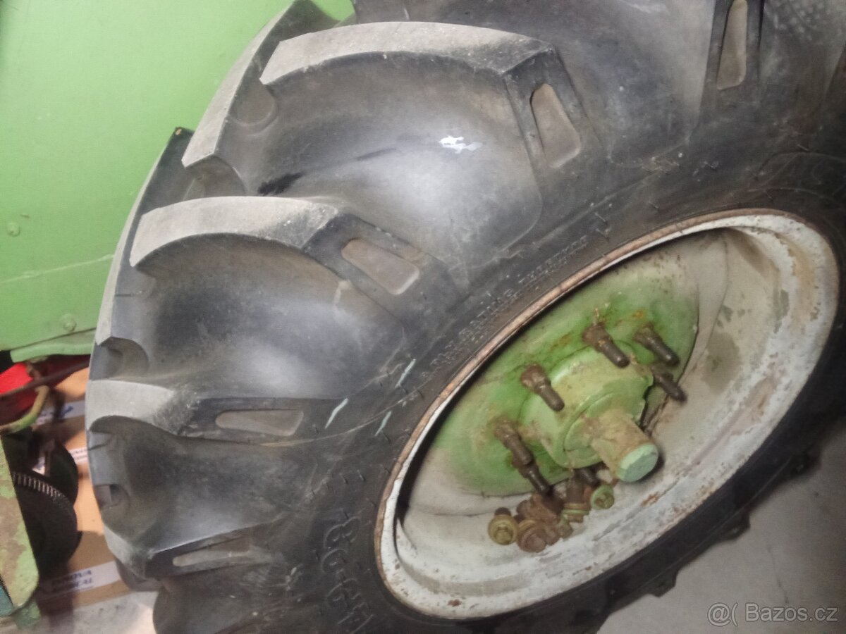 Kola 14,9-28 Zetor 50 super