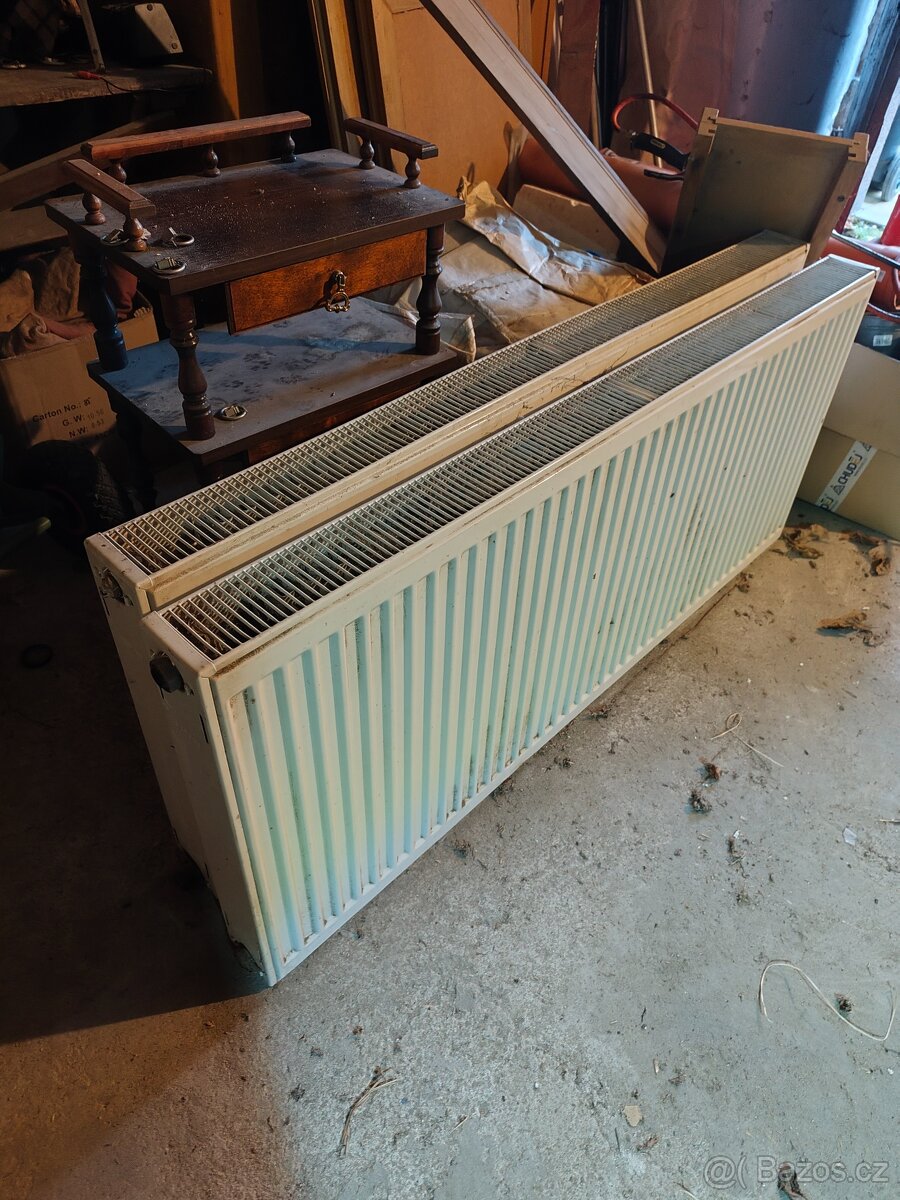 radiátory 138 x 60 x 10 cm (2x)