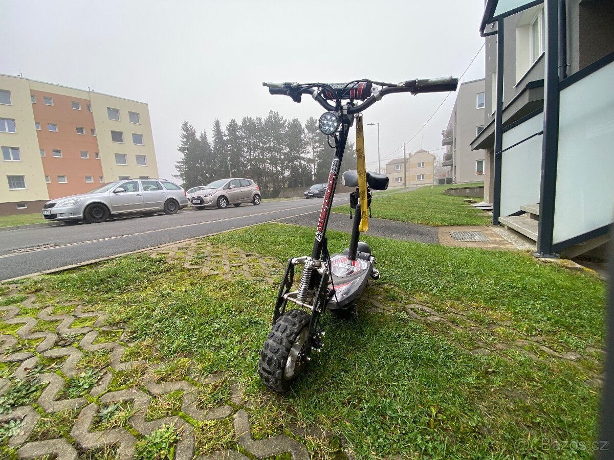 Elektrická koloběžka Nitro XE1000