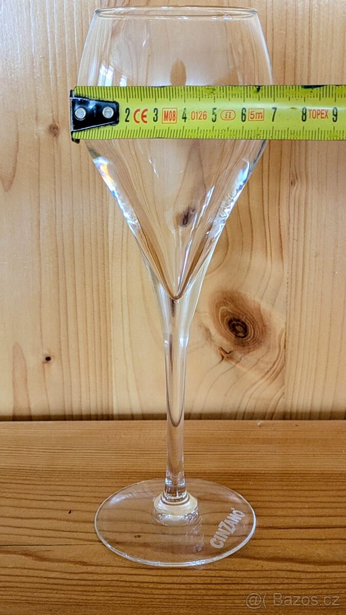 Prodám 80 ks skleniček na víno