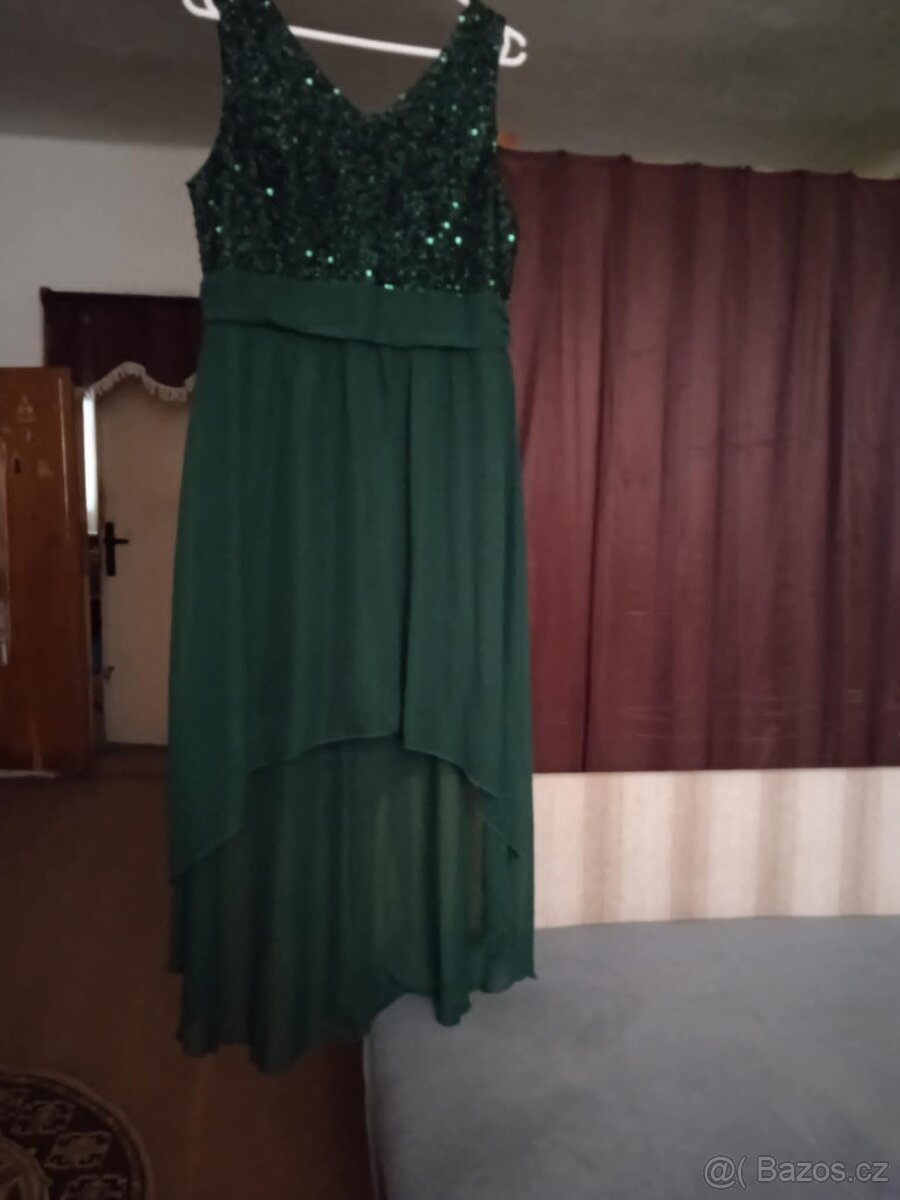 Společenské šaty