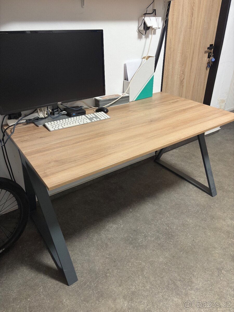 Pracovní stůl 3ks