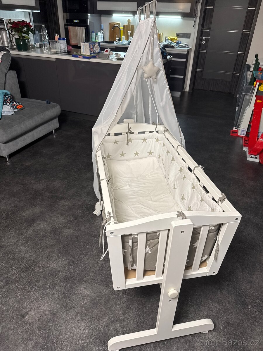 Postýlka, kolébka