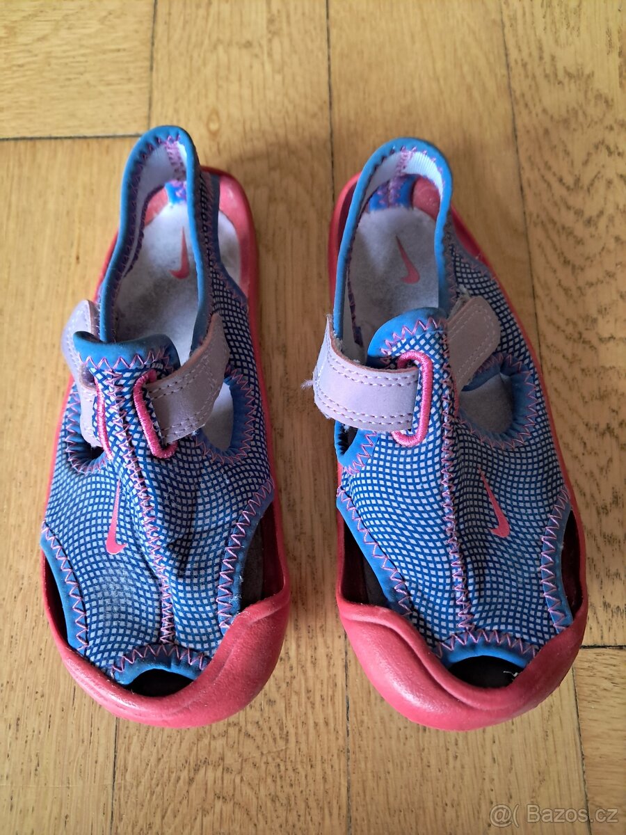 Dětské sandály Nike sunrays stelka 16,5 cm