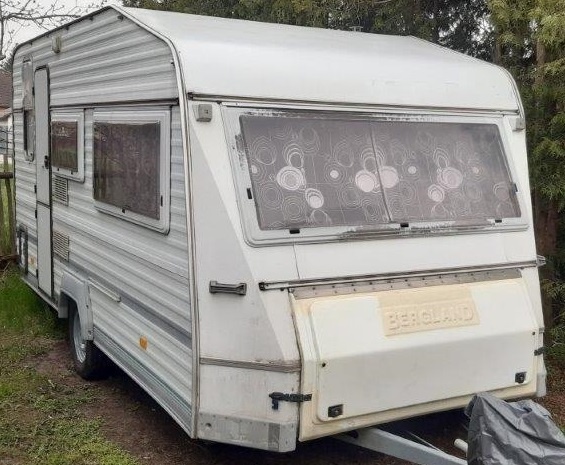 Karavan Bergland s CZ doklady a novou STK