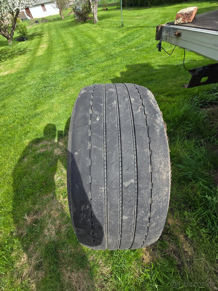 Goodyear 355/50/r22.5