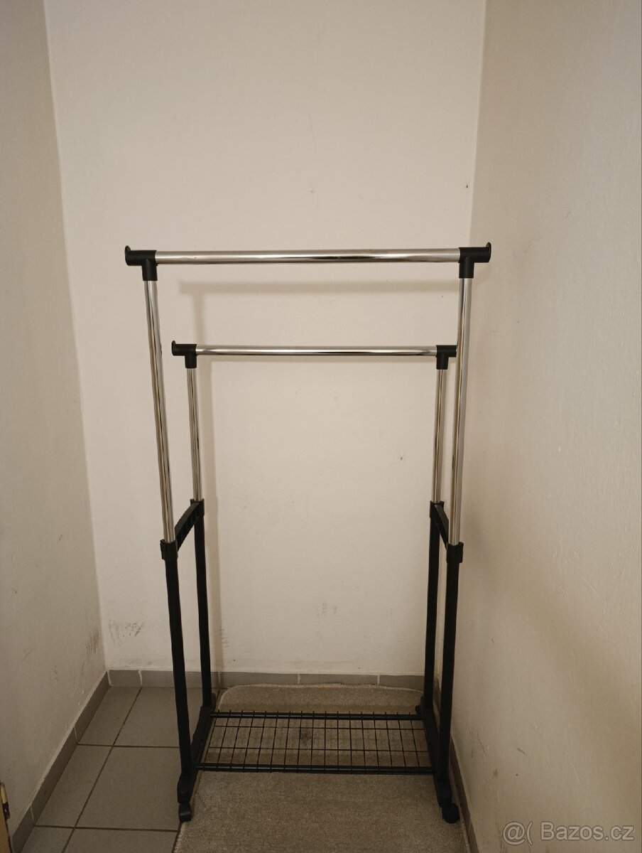 Věšák
