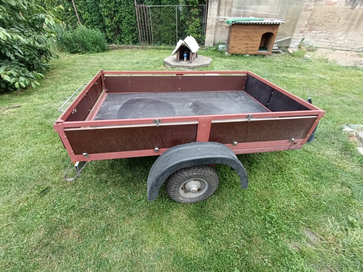 Přívěsný vozík