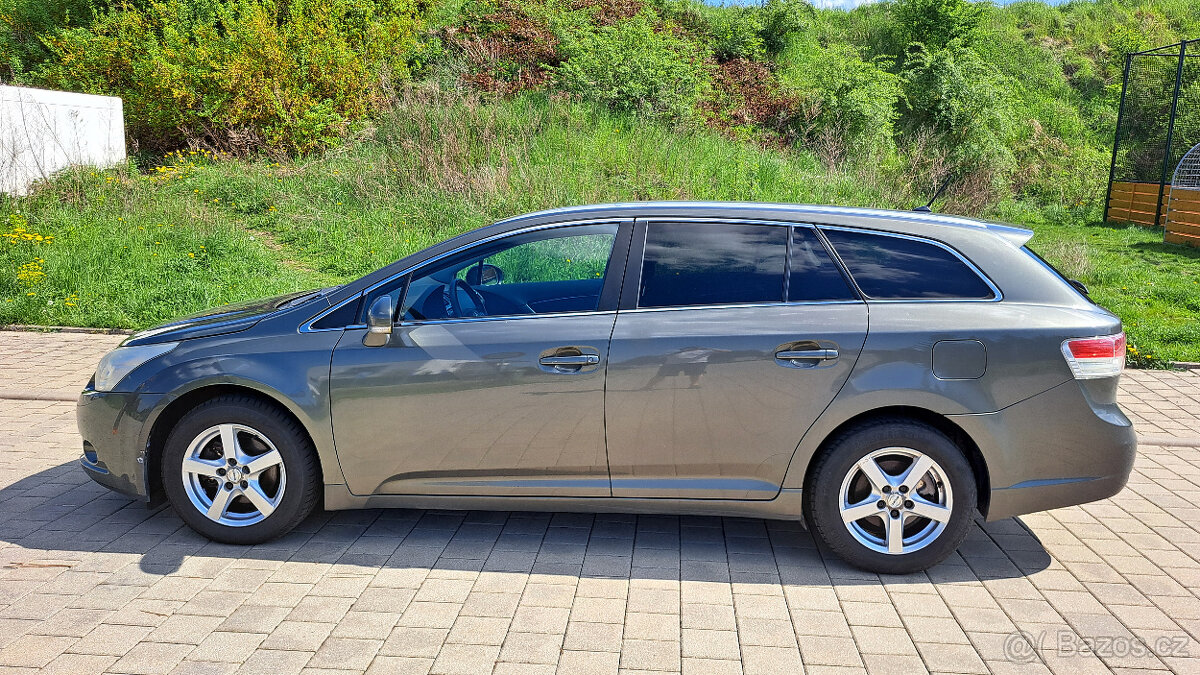 Toyota Avensis Kombi 1.8 Valvematic Benzin 108kW