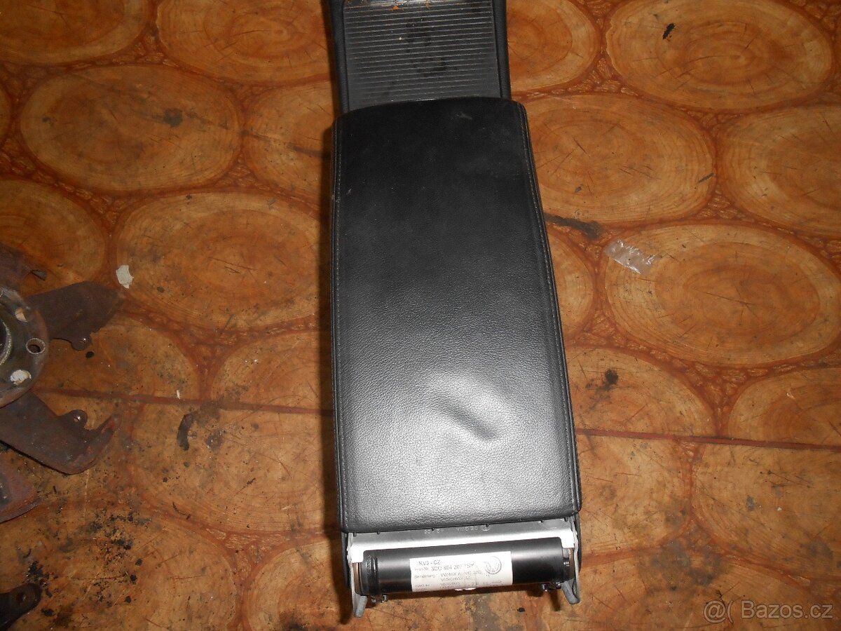 prodam kozenou loketku do vw passat B6 , 3C