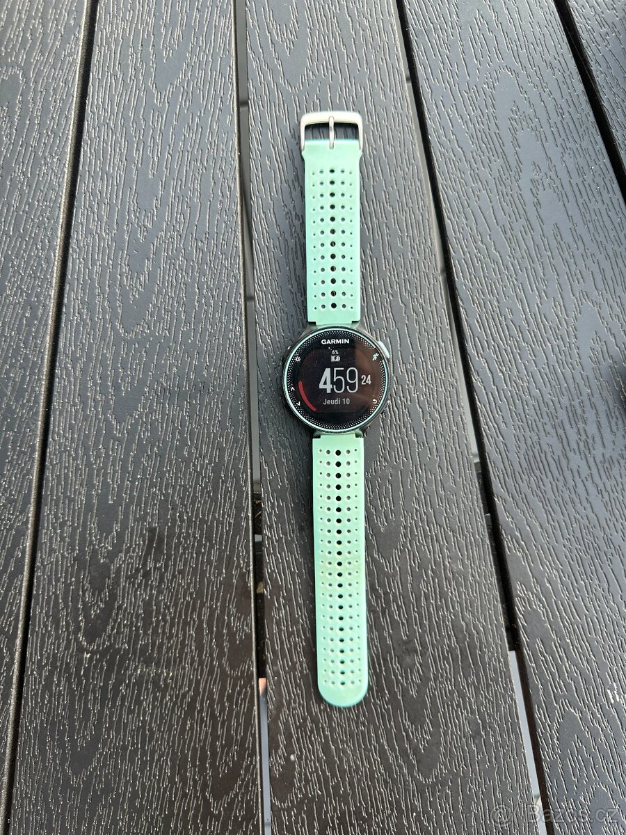Chytré hodinky GARMIN FORERUNNER 235 zelenočerné