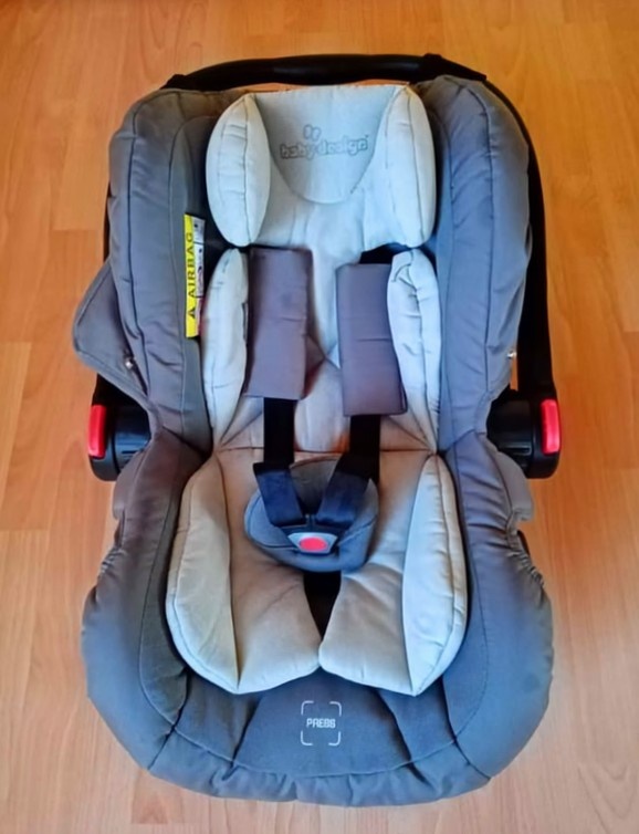 Autosedačka zánovní do 1 roku dítěte