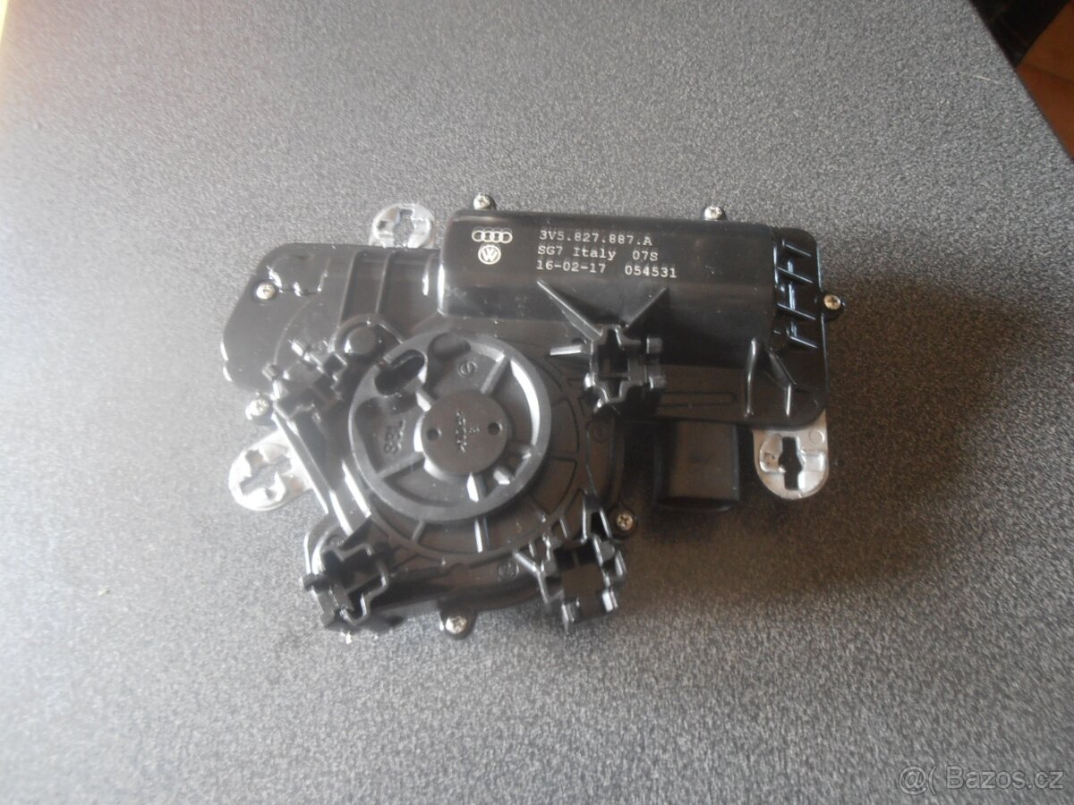 3V5 827 887 A - servomotor zámku víka Superb 3