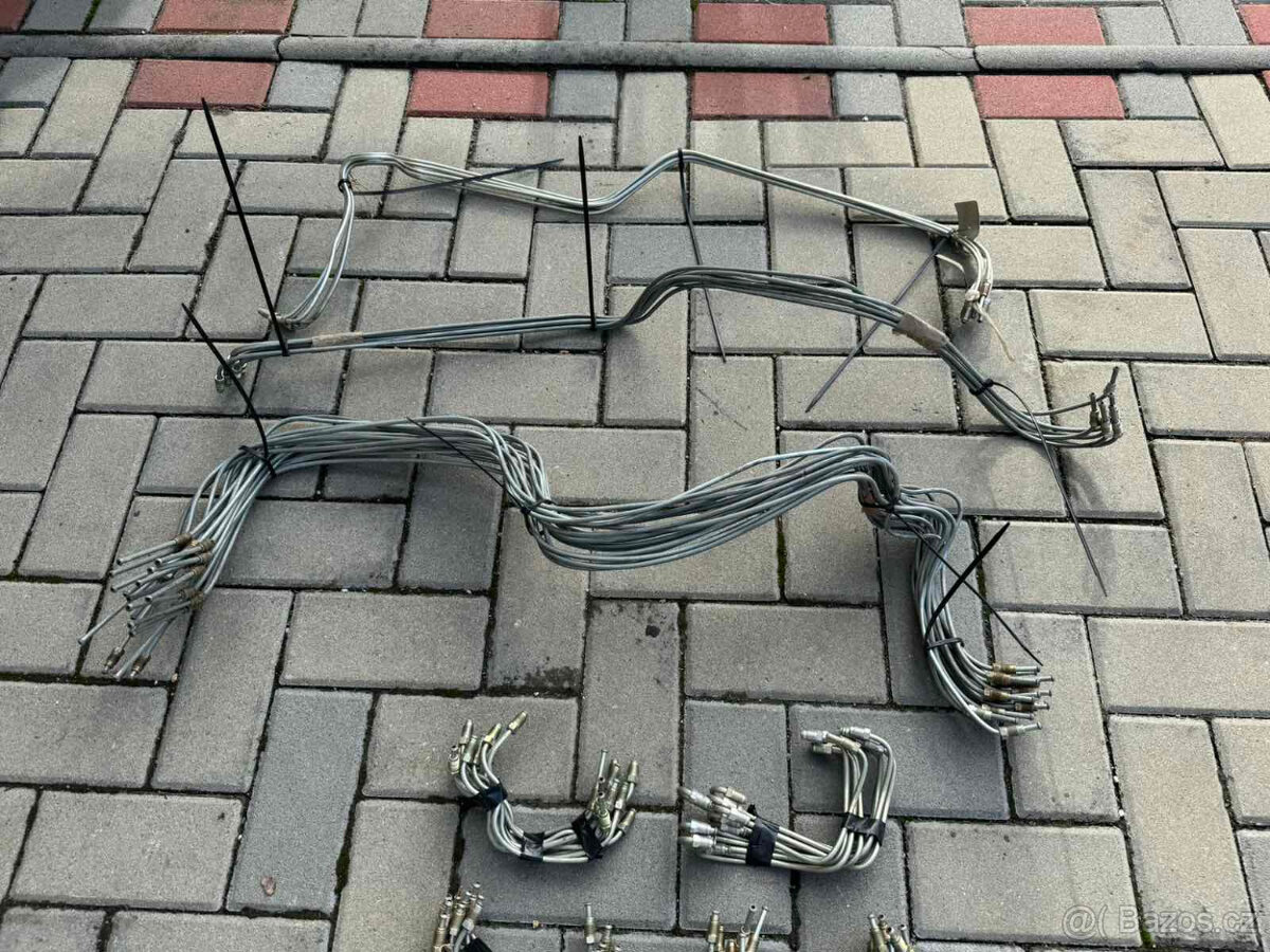 Lada Vaz Žiguli, brzdové spojkové trubky, tel 608 445 411